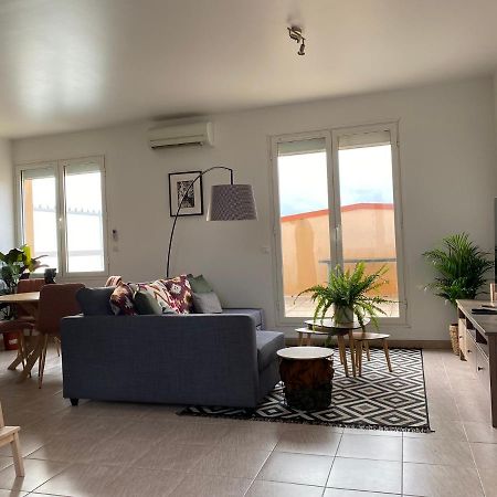 Appartement 2 Pieces De 44M² En Centre Ville マニー・レ・ザモー エクステリア 写真